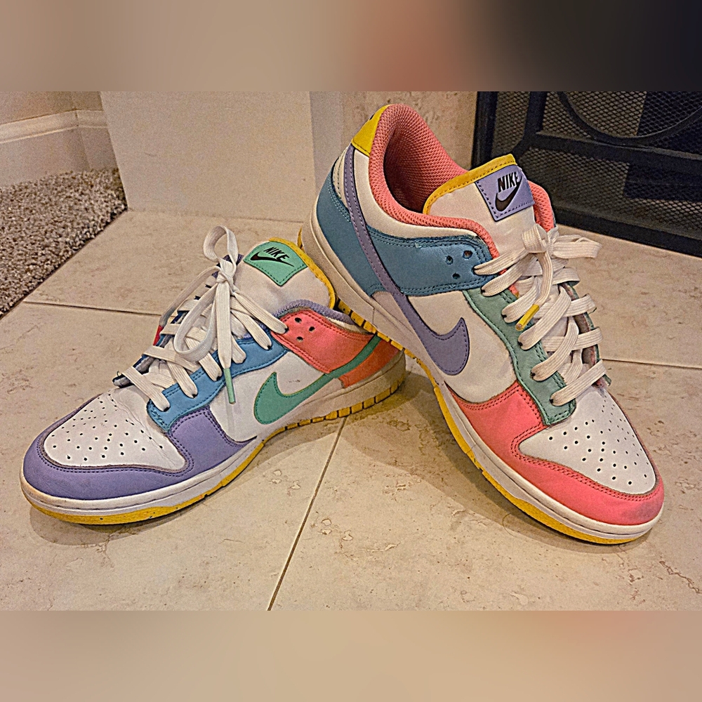 Nike Dunk Low SE Easter Candy Sneakers Size 10